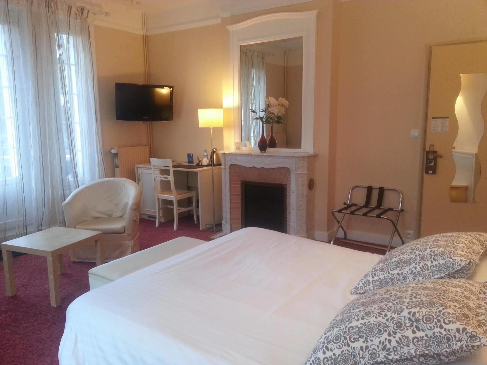 Logis Hotel Restaurant Le Parc سالبريس المظهر الخارجي الصورة